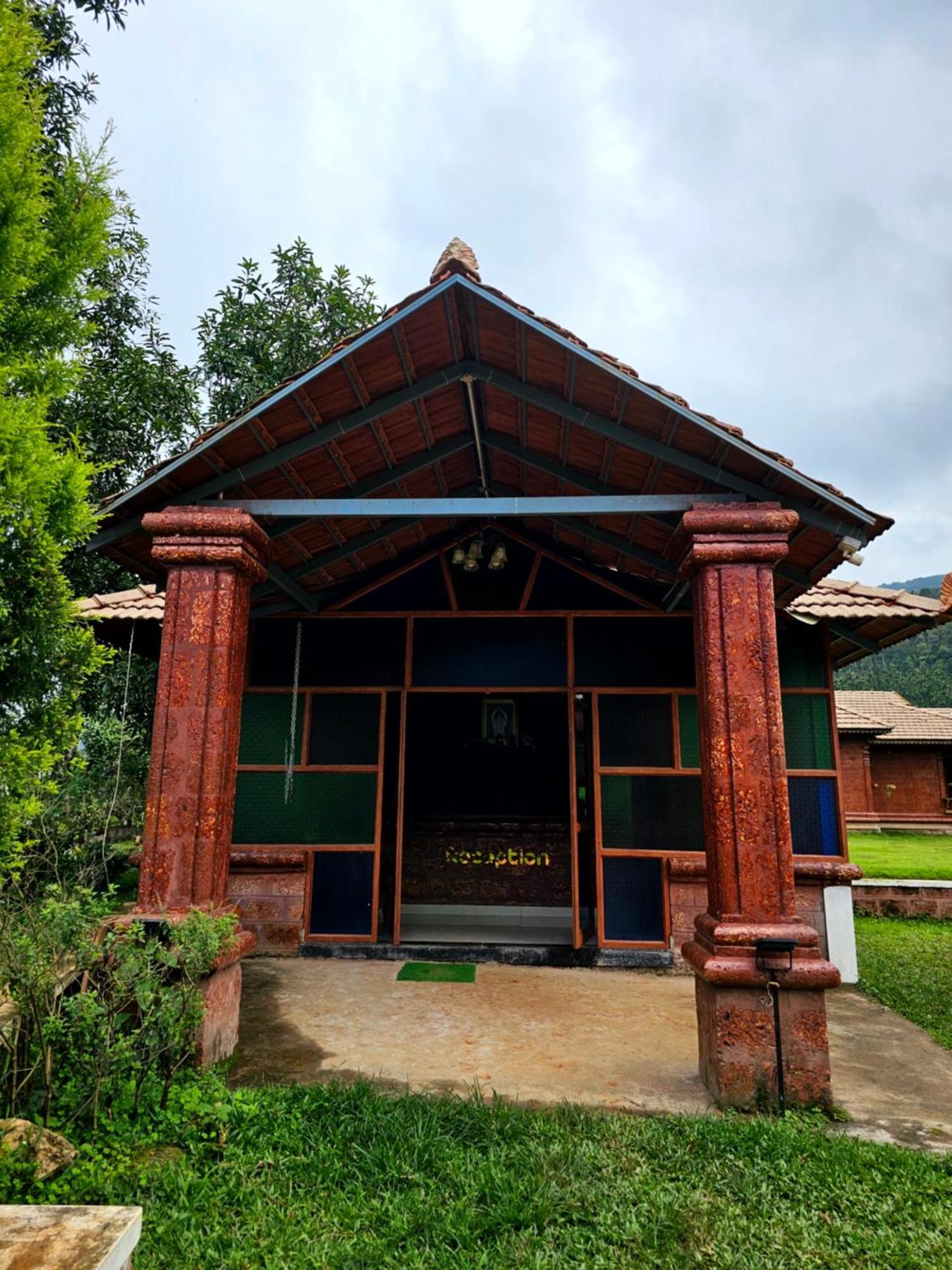 Kalasa Parampara Resort Chikmagalur מראה חיצוני תמונה