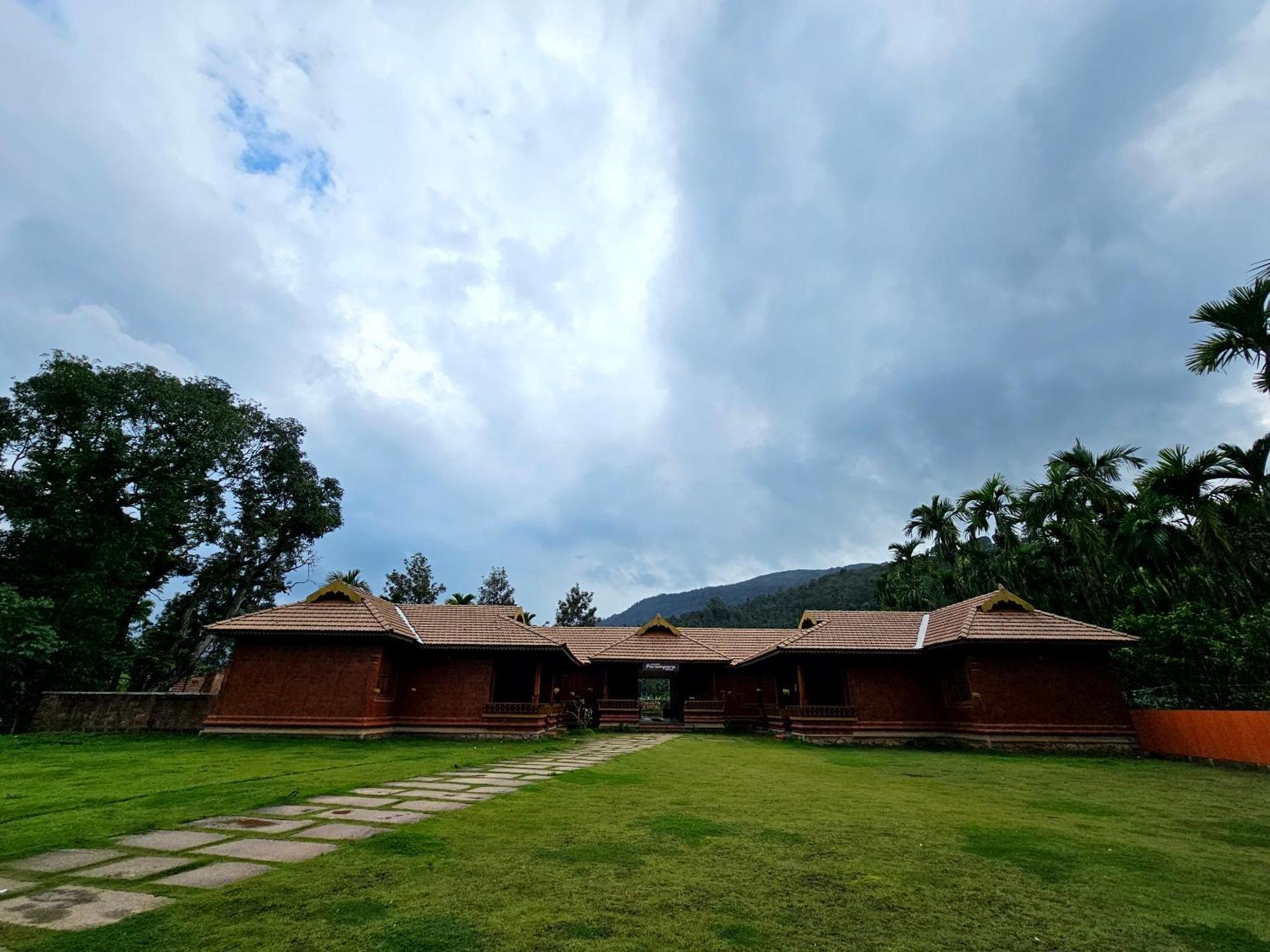Kalasa Parampara Resort Chikmagalur מראה חיצוני תמונה
