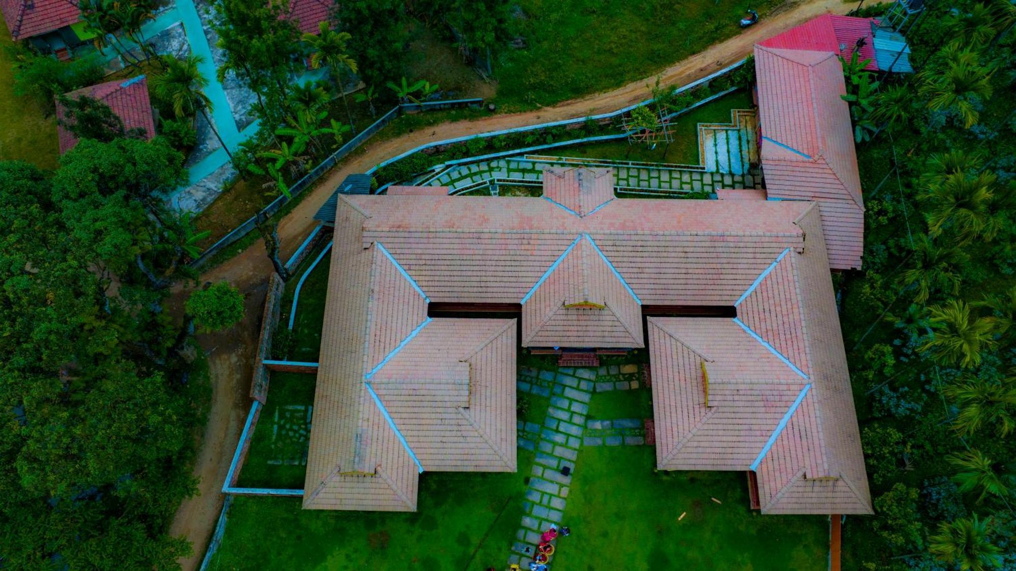 Kalasa Parampara Resort Chikmagalur מראה חיצוני תמונה